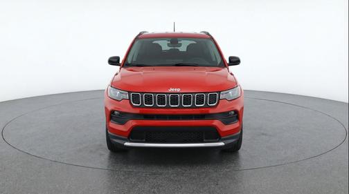 Red Hot Pearlcoat 2025 Jeep Compass Latitude