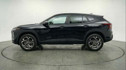 Mosaic Black Metallic 2025 Chevrolet Trax LT