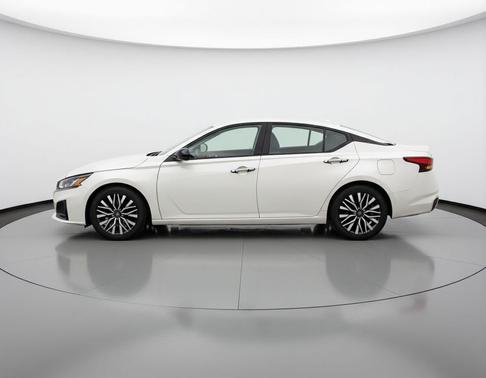 Glacier White 2025 Nissan Altima SV FWD