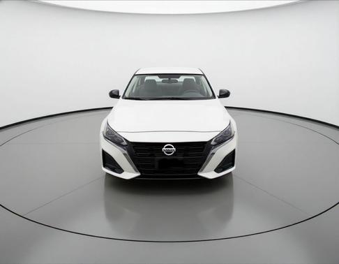 Glacier White 2025 Nissan Altima SV FWD