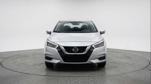 Brilliant Silver Metallic 2025 Nissan Versa 1.6 SV