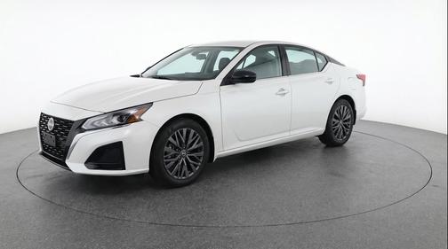 Glacier White 2025 Nissan Altima SV FWD