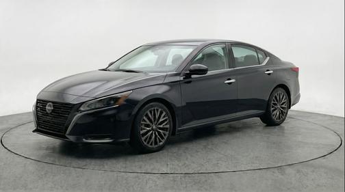 Super Black 2025 Nissan Altima SV FWD