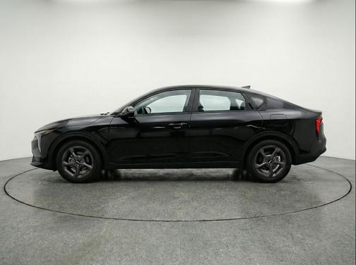 Aurora Black Pearl 2025 Kia K4 LXS