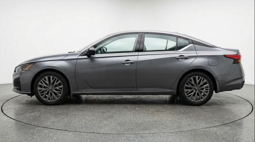 Gun Metallic 2025 Nissan Altima SV FWD
