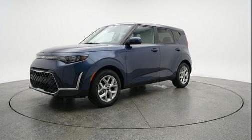 Gravity Gray 2025 Kia Soul LX