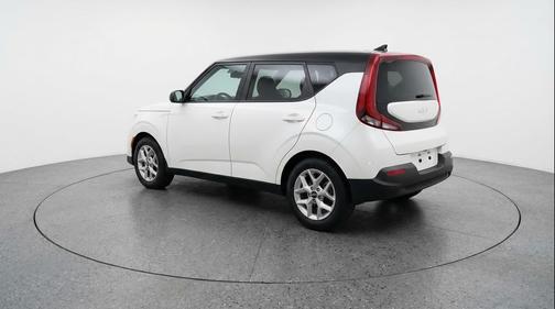 Snow White Pearl 2025 Kia Soul LX