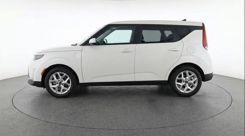 Snow White Pearl 2025 Kia Soul LX