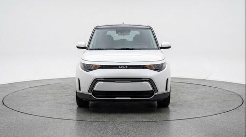 Snow White Pearl 2025 Kia Soul LX