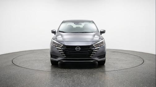 Gun Metallic 2025 Nissan Versa 1.6 SV