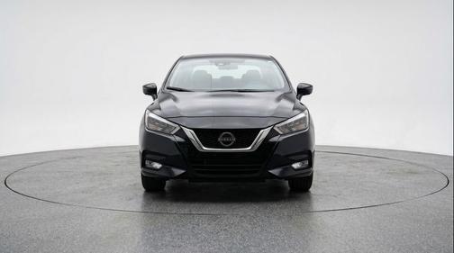 Super Black 2025 Nissan Versa 1.6 SV