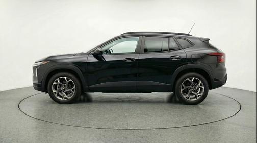 Mosaic Black Metallic 2025 Chevrolet Trax LT