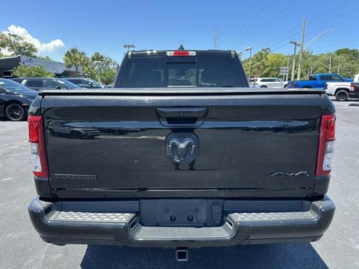 Diamond Black Crystal Pearlcoat 2023 RAM 1500 Big Horn/Lone Star