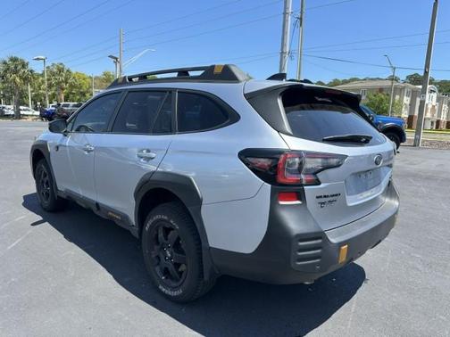 Ice Silver Metallic 2024 Subaru Outback Wilderness