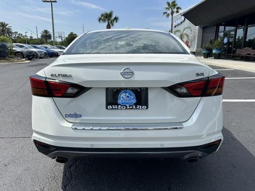 2022 Nissan Altima SR FWD