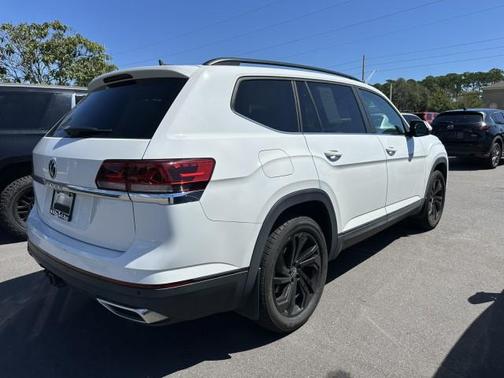 2022 Volkswagen Atlas 3.6L SE w/Technology