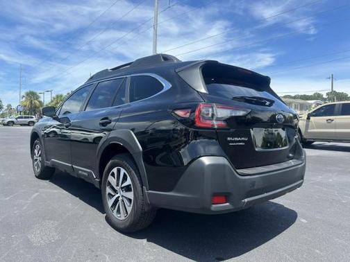 Crystal Black Silica 2025 Subaru Outback Premium