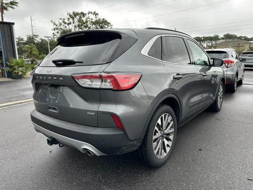 2022 Ford Escape Titanium