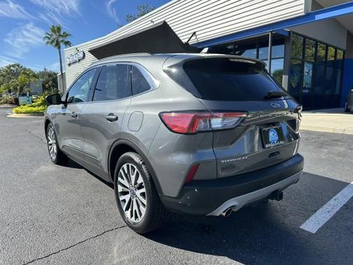 2022 Ford Escape Titanium