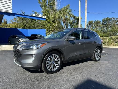 2022 Ford Escape Titanium