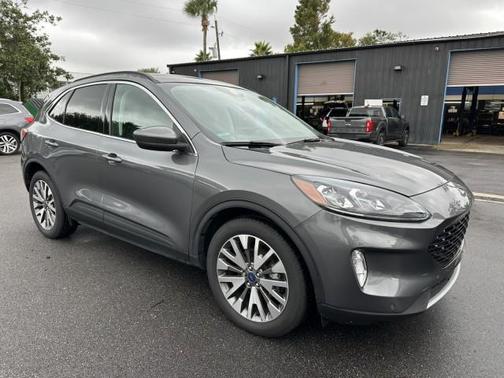 2022 Ford Escape Titanium