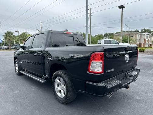 Diamond Black Crystal Pearlcoat 2021 RAM 1500 Big Horn/Lone Star