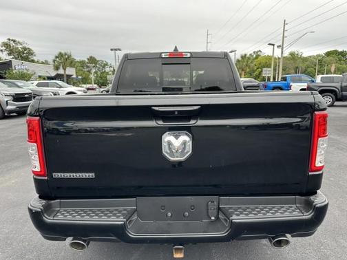 Diamond Black Crystal Pearlcoat 2021 RAM 1500 Big Horn/Lone Star