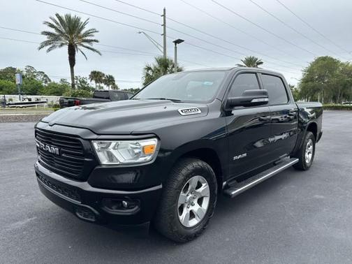 Diamond Black Crystal Pearlcoat 2021 RAM 1500 Big Horn/Lone Star