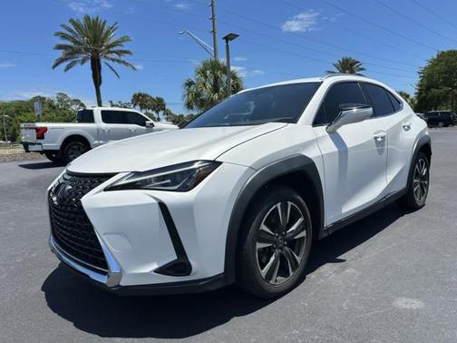 Eminent White Pearl 2019 Lexus UX 200 Base