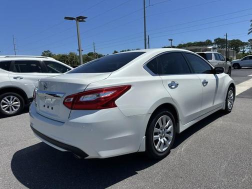 Pearl White 2017 Nissan Altima 2.5 S
