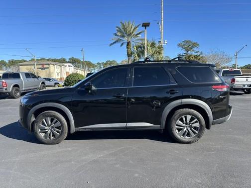 2022 Nissan Pathfinder SV 2WD