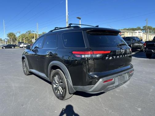 2022 Nissan Pathfinder SV 2WD