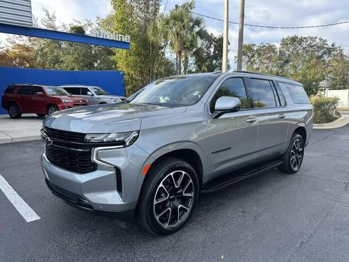 2023 Chevrolet Suburban RST