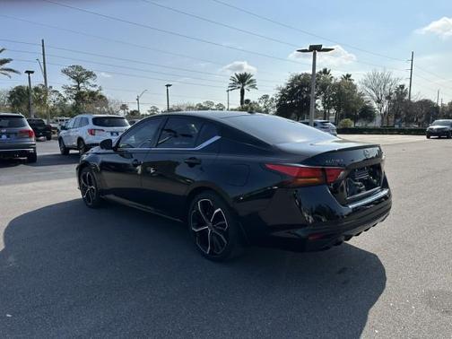 2023 Nissan Altima SR FWD
