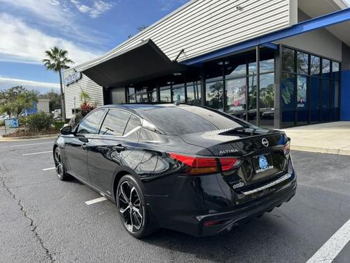 2023 Nissan Altima SR FWD