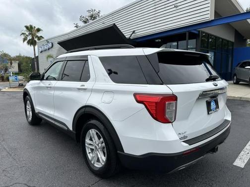 Oxford White 2021 Ford Explorer XLT