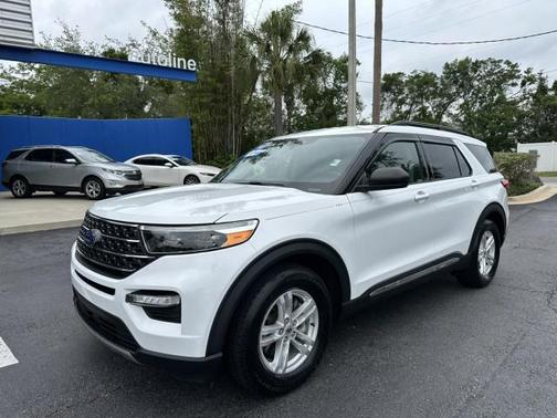 Oxford White 2021 Ford Explorer XLT