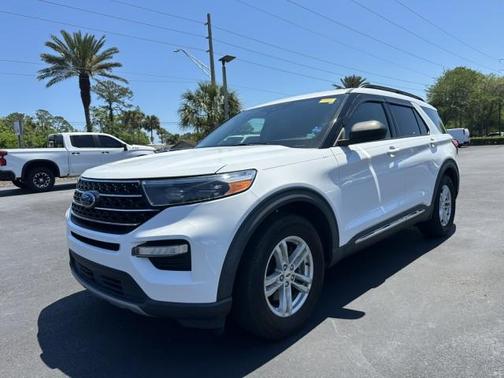 Oxford White 2021 Ford Explorer XLT