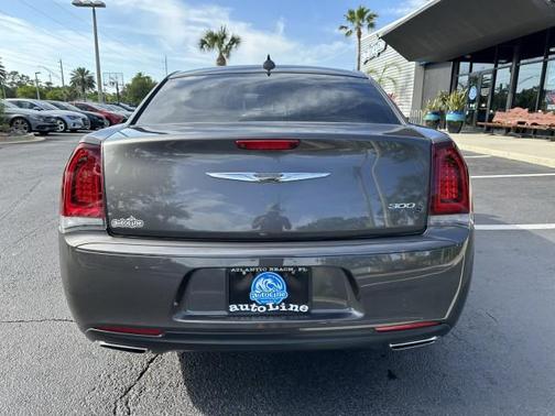 2019 Chrysler 300 S