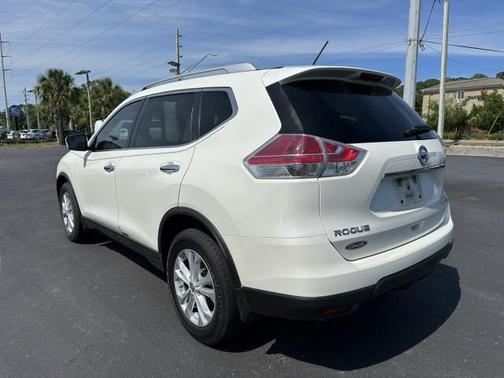 Pearl White 2016 Nissan Rogue SV