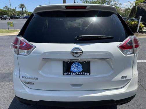 Pearl White 2016 Nissan Rogue SV