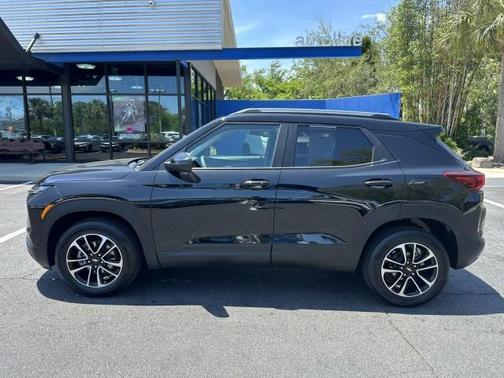 Mosaic Black Metallic 2025 Chevrolet Trailblazer LT