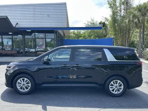 Aurora Black 2022 Kia Carnival LXS