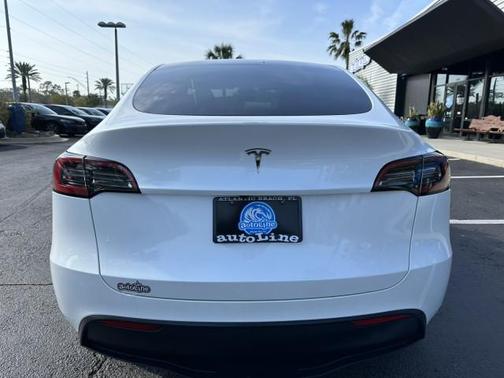 Pearl White Multi-Coat 2024 Tesla Model Y Long Range Single Motor Rear-Wheel Drive