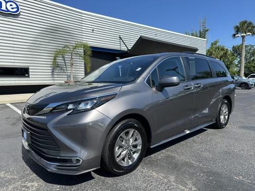 Predawn Gray Mica 2024 Toyota Sienna XLE