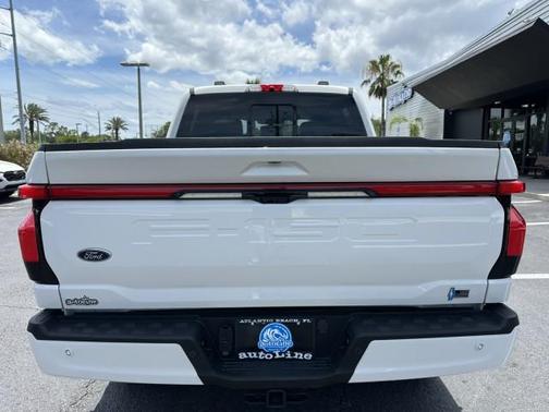 Star White Metallic Tri-Coat 2023 Ford F-150 Lightning LARIAT