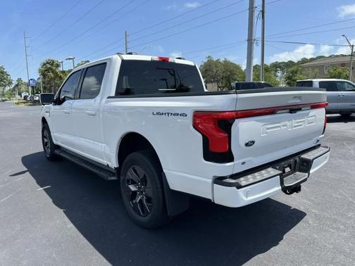 Star White Metallic Tri-Coat 2023 Ford F-150 Lightning LARIAT