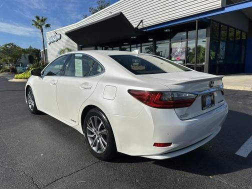 2016 Lexus ES 300h Base