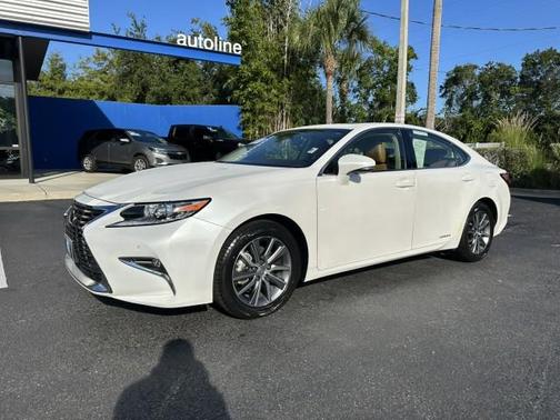 2016 Lexus ES 300h Base