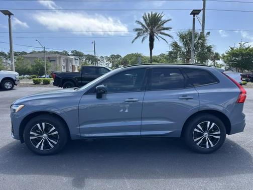 GRAY 2024 Volvo XC60 B5 Core Dark Theme